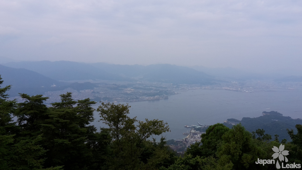 Blick auf die Gemeinde Miyajimacho vom Berg Misen