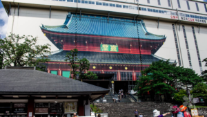 Wegen ABuarbeiten abgedeckter Tempel in Nikko