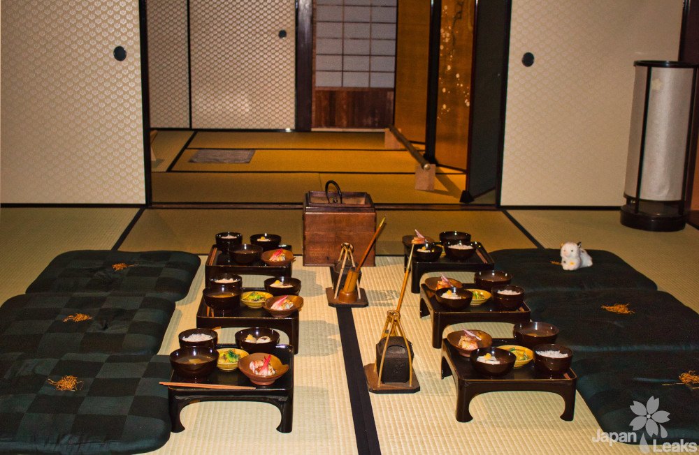 Foto eines gedeckten Essbereiches im Museum of Housing and Living in Osaka