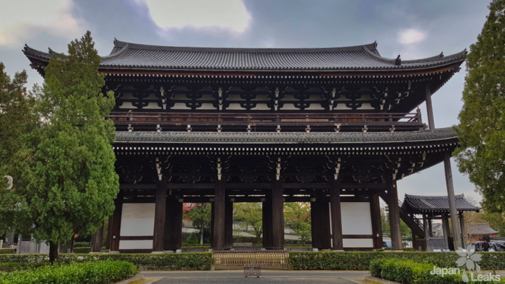 Das Sanmon Haupttor des Tofukuji in Kyoto