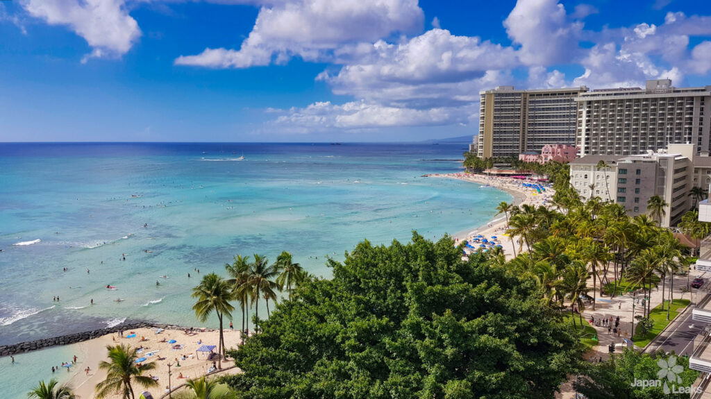Foto von Strand und Hotels in Waikiki
